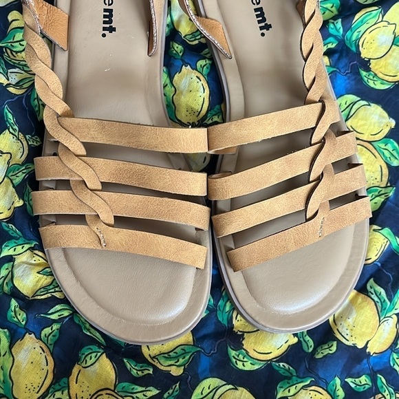 Brand New White Mountain Braided Tan Multi-Strap Gladiator Ankle Strap Sandals - Picture 5 of 15